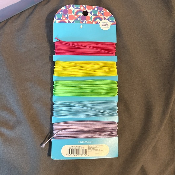 Stretchy friendship bracelet string - Picture 4 of 4